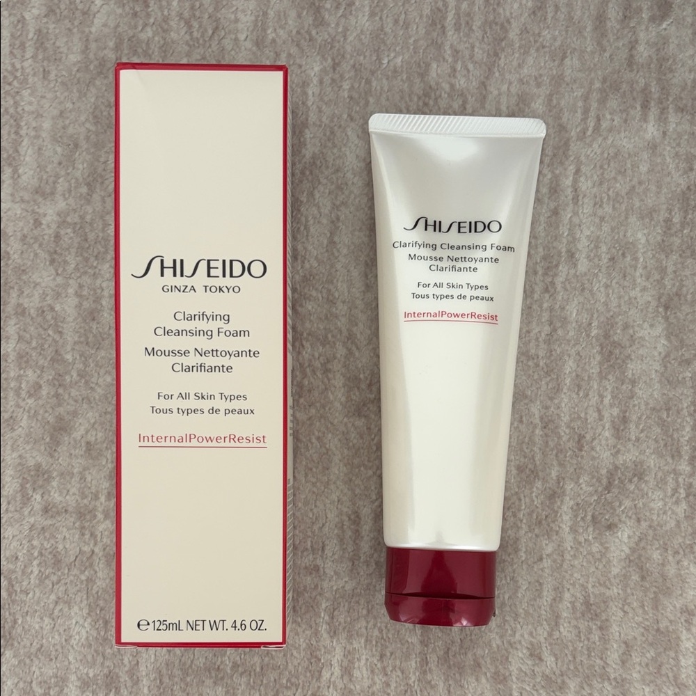 Shiseido Clarifying Cleansing Foam - White & Burgundy Accent
